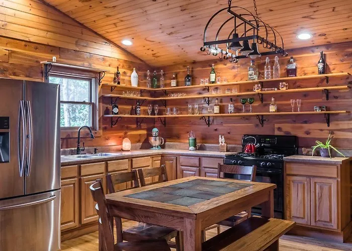 Fly Away Cabin- Modern, Serene, And Convenient