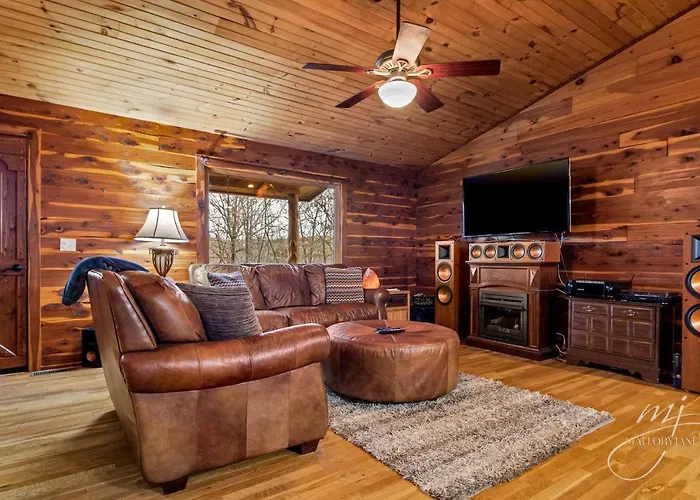 Fly Away Cabin- Modern, Serene, And Convenient