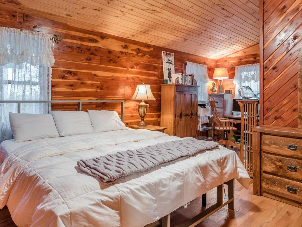 Fly Away Cabin- Modern, Serene, And Convenient Hébergement de vacances Compton